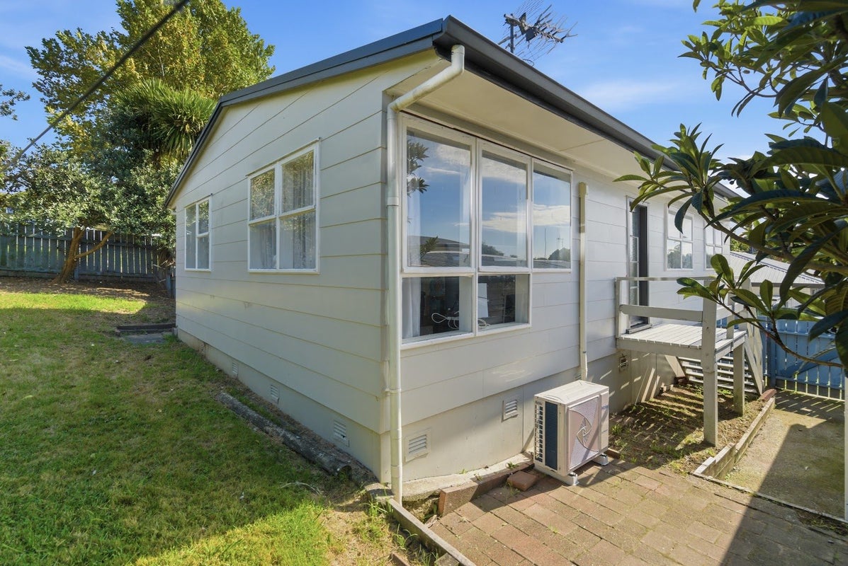 363B Waihi Road, Judea, Tauranga - Carousel 1