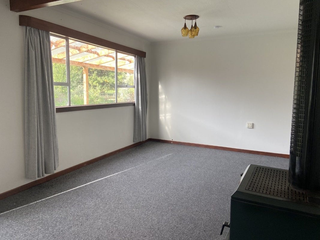 1711 South Hillend Dipton Road, Dipton - Carousel 2