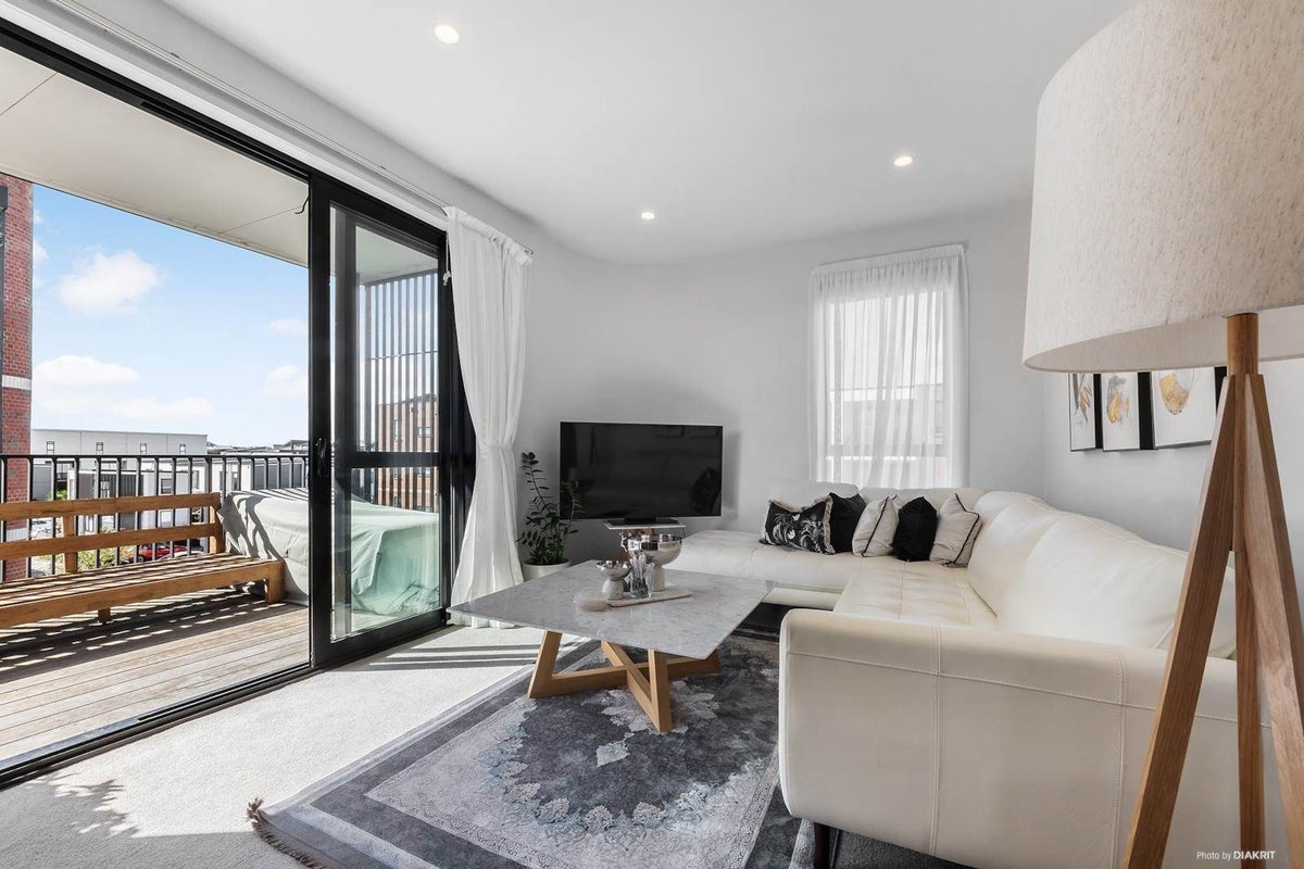 207/77 Hobsonville Point Road, Hobsonville, Auckland - Carousel 1