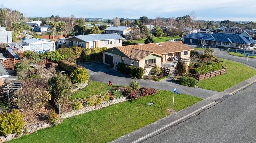 1 Back Street, Tapanui, Tapanui - Carousel 2
