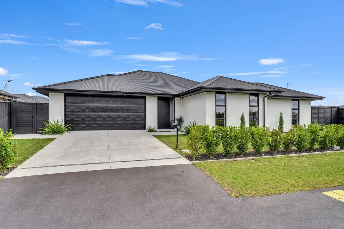 54 Ashbury Drive, Tinwald, Ashburton - Carousel 1