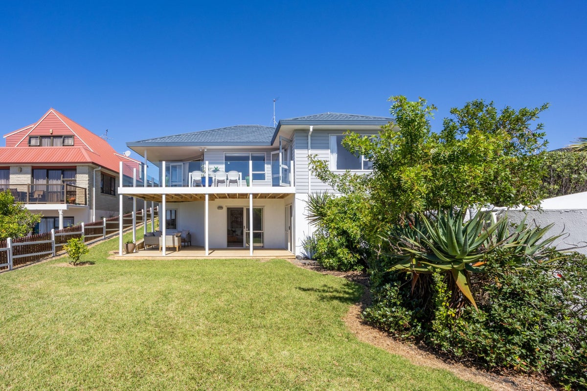 1342 Whangaparaoa Road, Army Bay, Whangaparaoa - Carousel 2