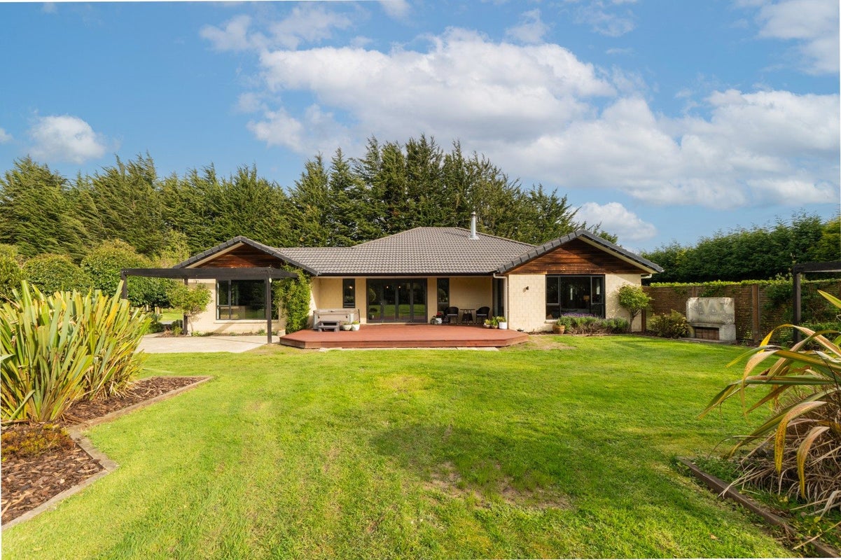 40 Matua Grove, Otatara - Carousel 1