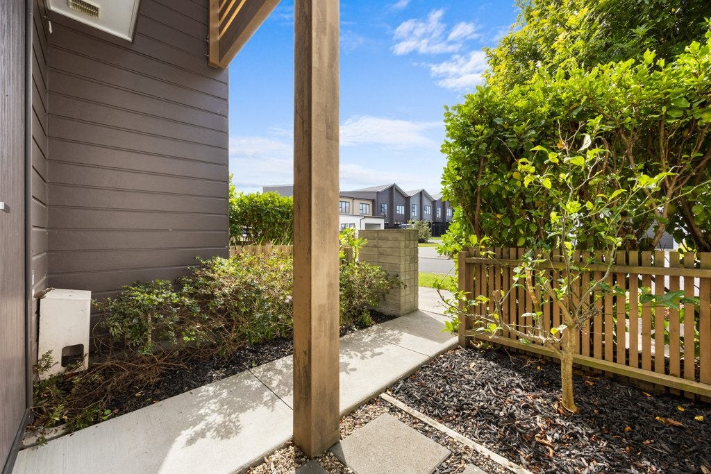 46 Pukewhero Rise, Westgate, Auckland - Carousel 2