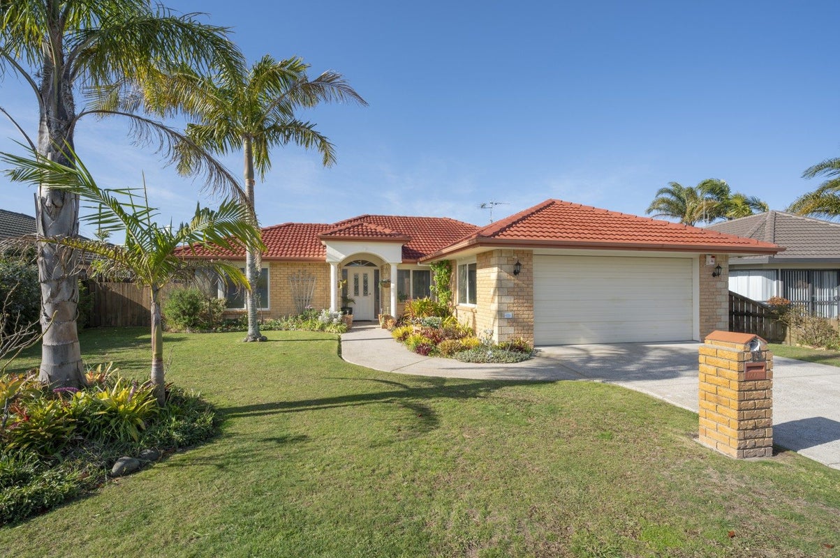 19 Beachlands Place, Papamoa Beach, Papamoa - Carousel 1