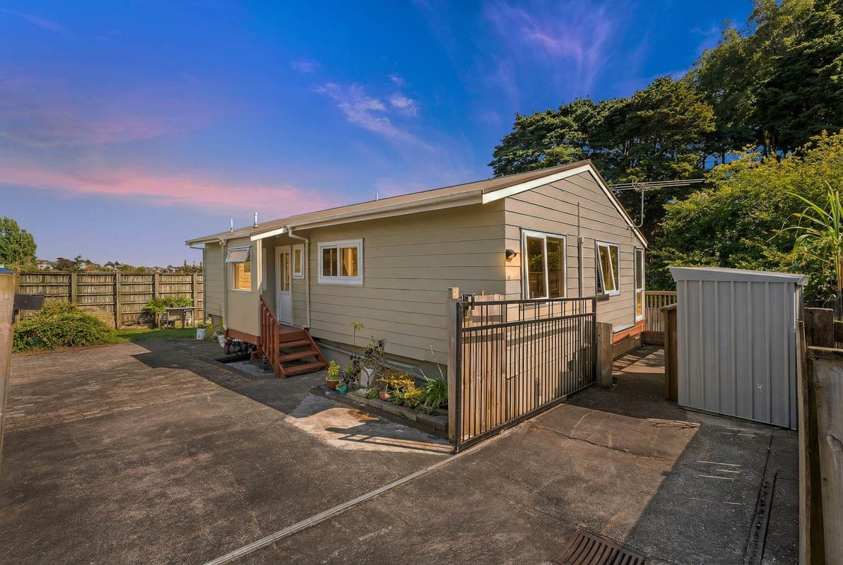 5/17A Idesia Place, Totara Heights, Auckland - Carousel 2