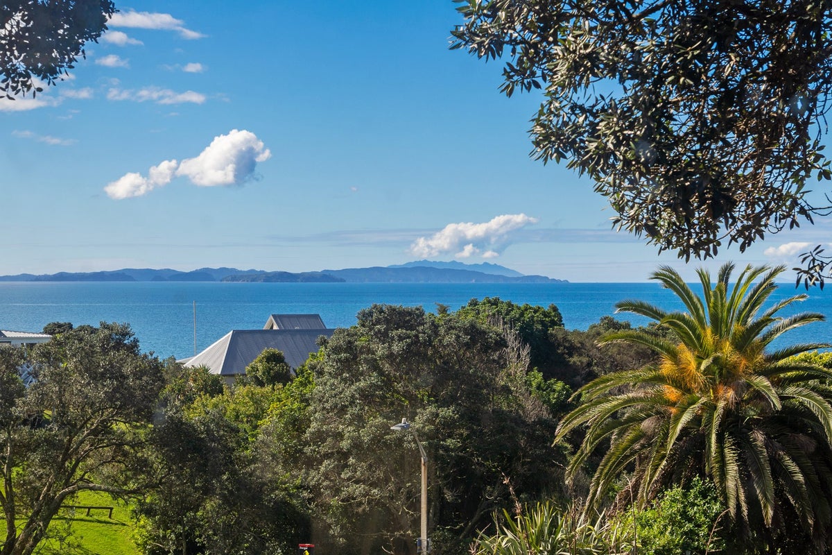 18 Glenelg Road, Red Beach, Whangaparaoa - Carousel 2
