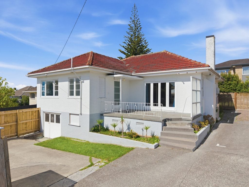 46 Miro Street, New Lynn, Auckland - Carousel 1