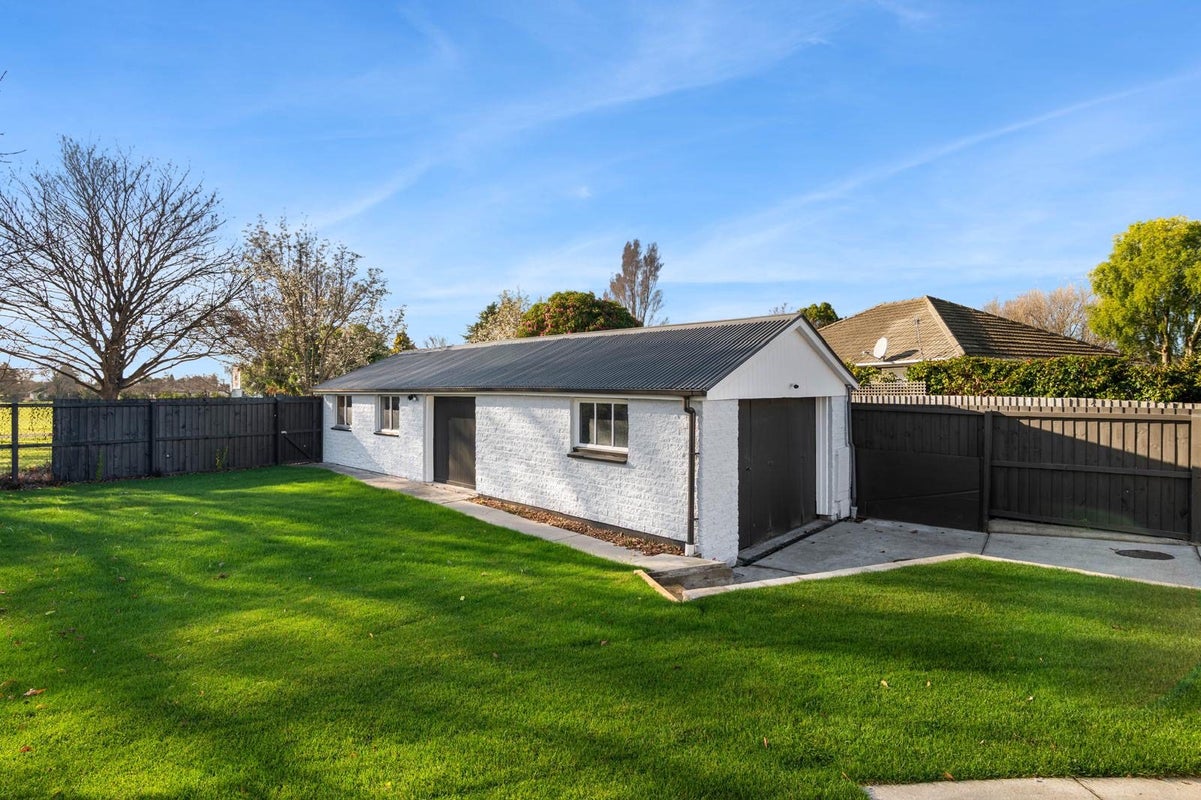 49 Torquay Place, Bryndwr, Christchurch - Carousel 2