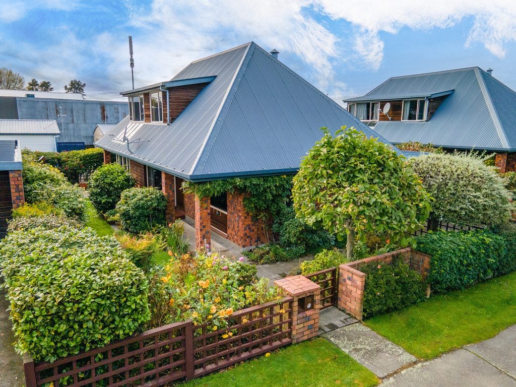 23 Hislop Street, Geraldine, Geraldine - Carousel 1