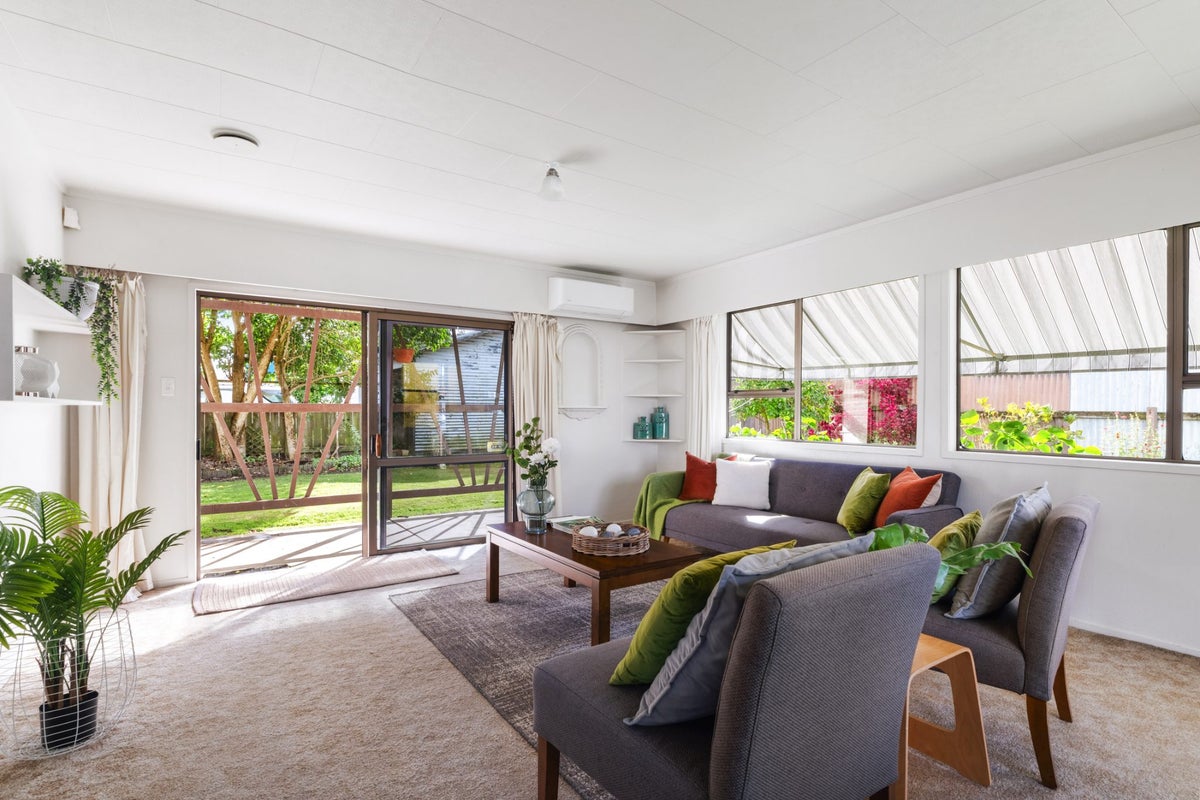 1 Whitmore Street, Whataupoko, Gisborne - Carousel 2