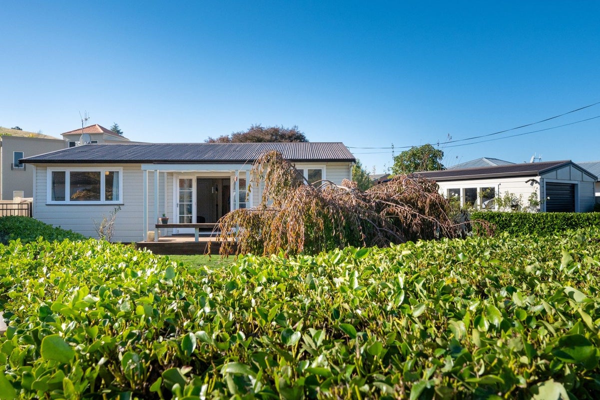 17 Golding Road, Taradale, Napier - Carousel 17