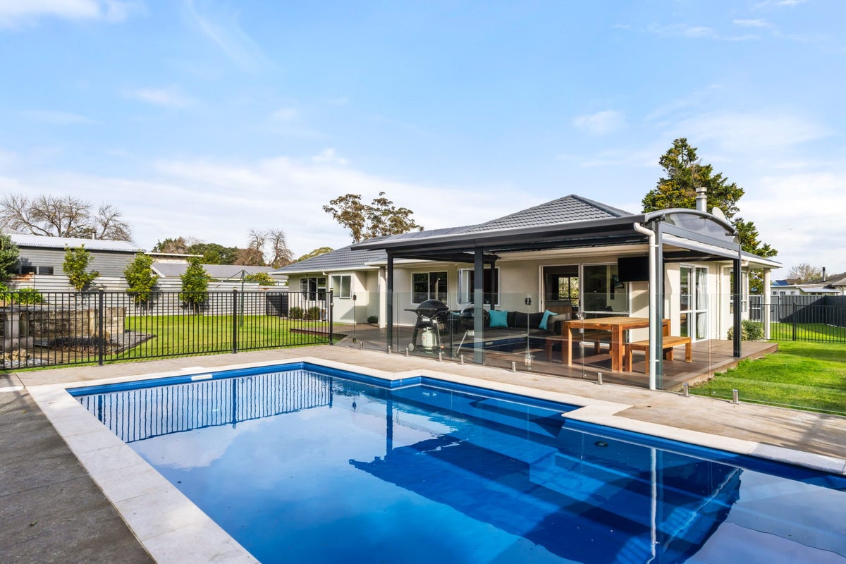 1 Oak Street, Mangapapa, Gisborne - Carousel 1