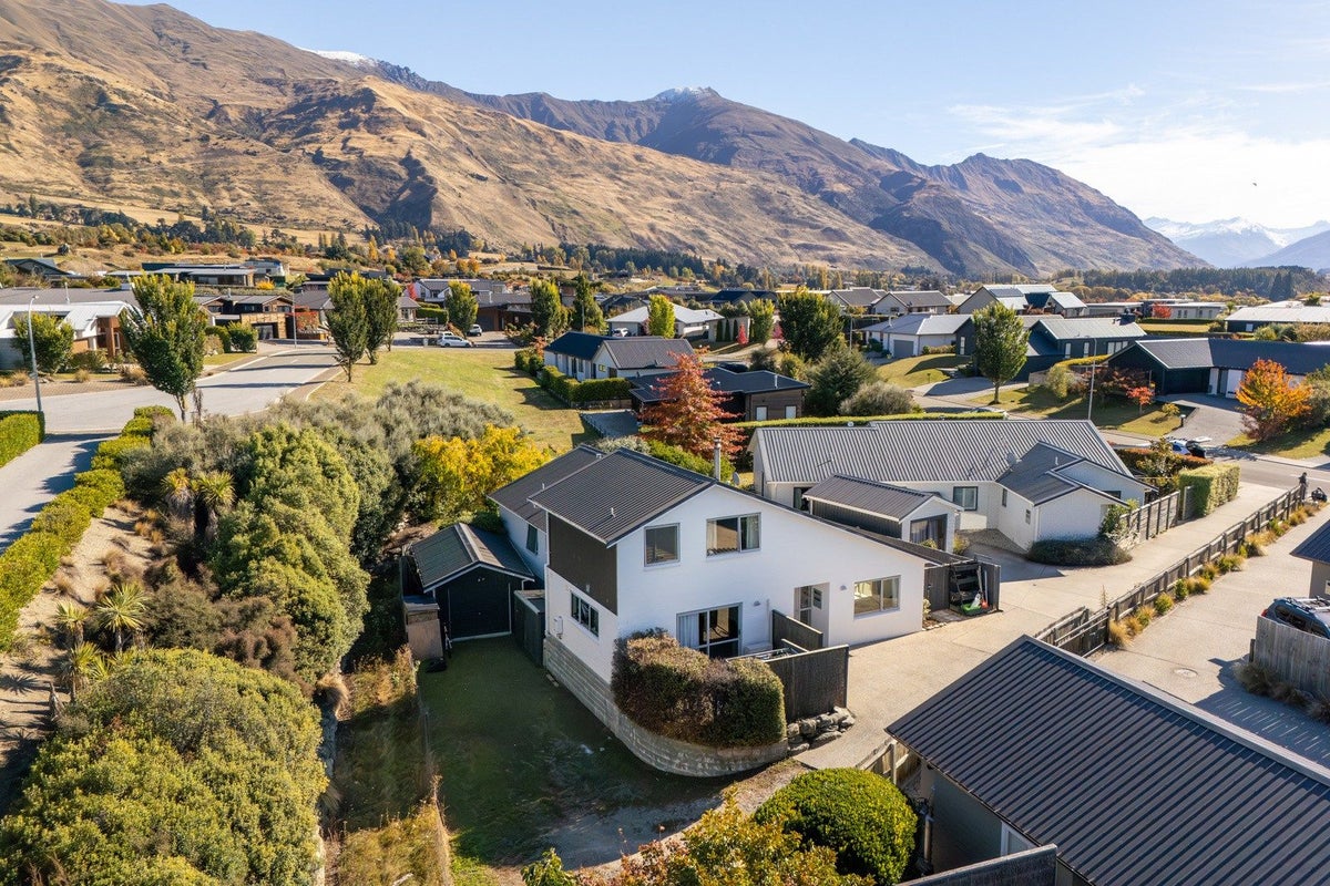 13A Niger Street, Wanaka - Carousel 1