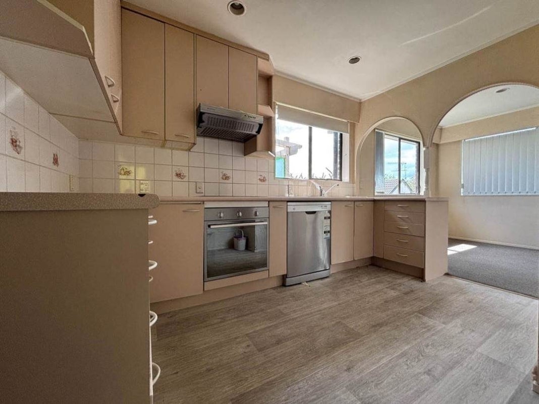 11A Mongorry Place, Mount Roskill, Auckland - Carousel 2