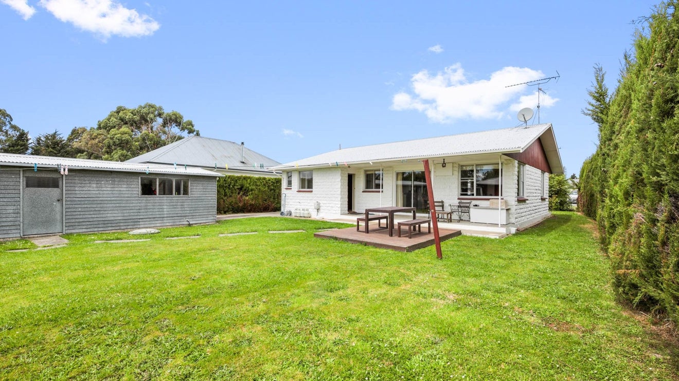 10 Robinson Street, Grovetown, Blenheim - Carousel 1