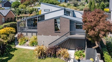 4 Morven Terrace, Huntsbury, Christchurch - Carousel 1