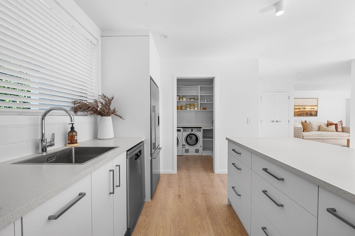 42 Vardon Road, St Andrews, Hamilton - Carousel 2