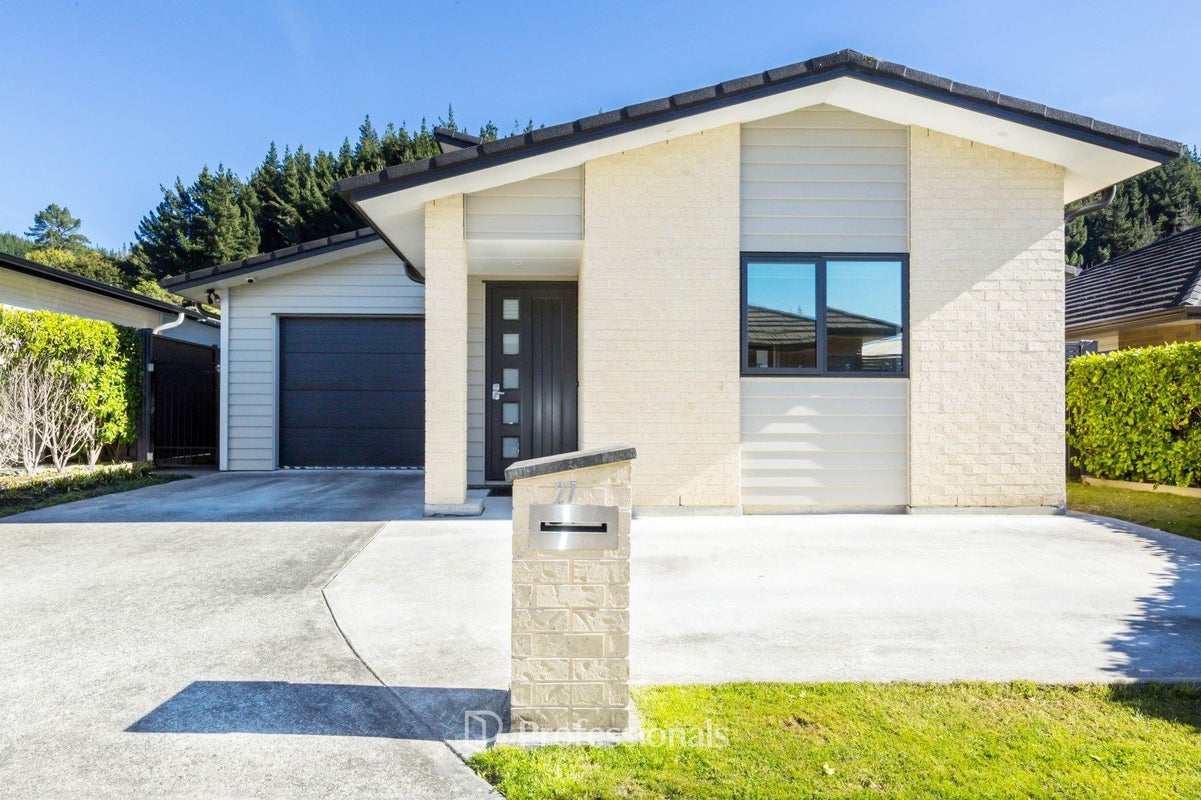 27 Somerby Mews, Silverstream, Upper Hutt - Carousel 2