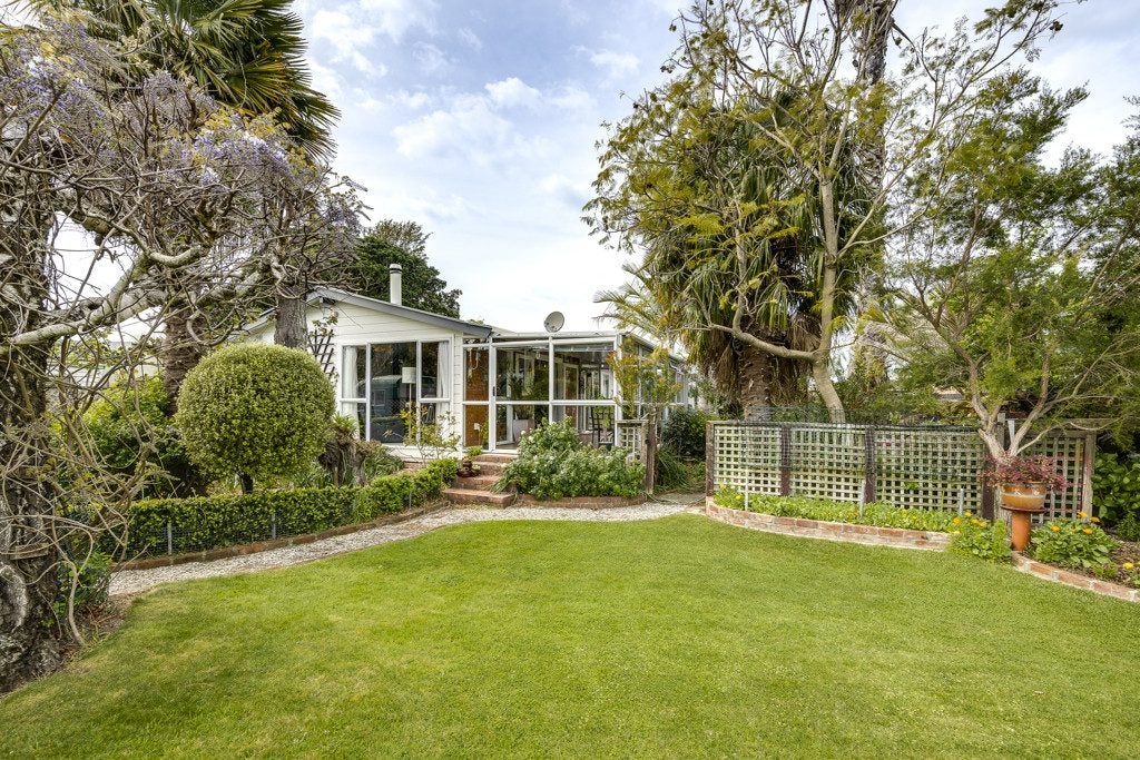 13 Sheehan Street, Bay View, Napier - Carousel 1