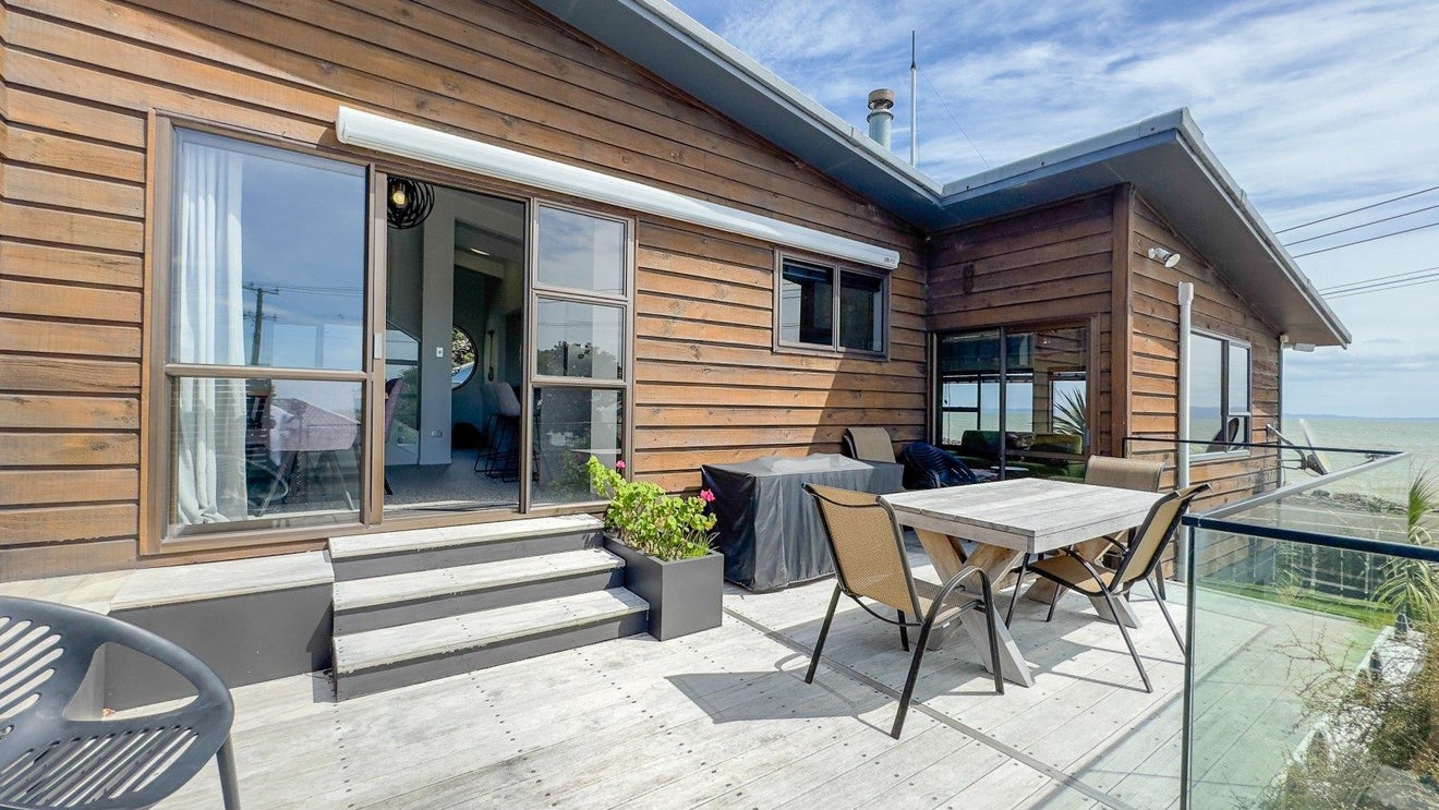 1 Springfield Avenue, Thornton Bay - Carousel 2