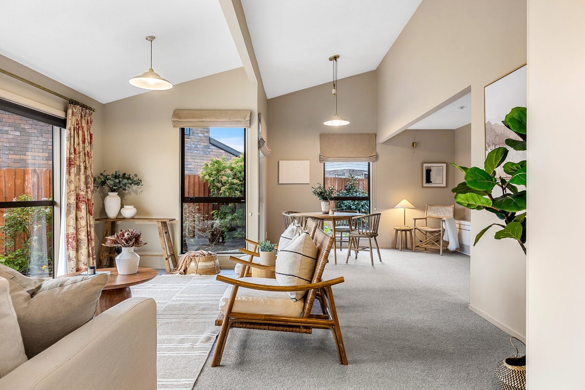 1/4 Elvira Court, Bishopdale, Christchurch - Carousel 2