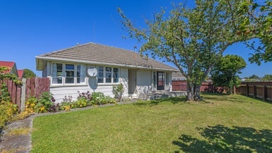 29 Clausen Street, Takaro, Palmerston North - Carousel 1