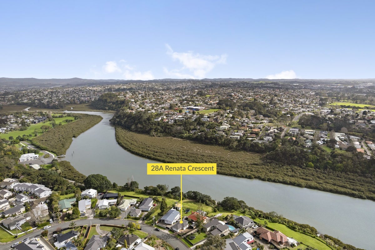 28A Renata Crescent, Te Atatu Peninsula, Waitakere - Carousel 1