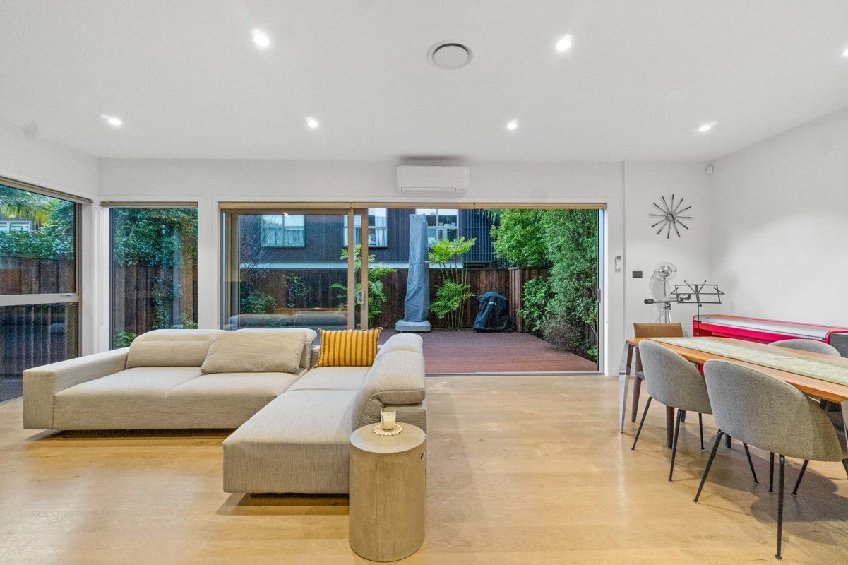 8/28 Koraha Street, Remuera, Auckland - Carousel 2