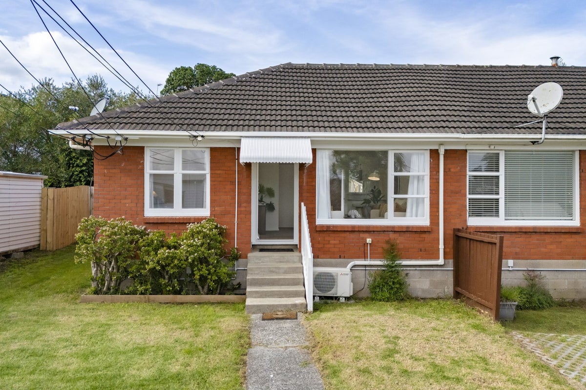 1/129 Riddell Road, Glendowie, Auckland - Carousel 1