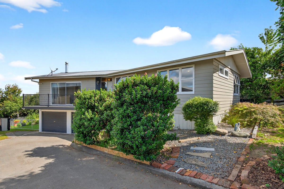 10 Tawa Street, Lansdowne, Masterton - Carousel 1
