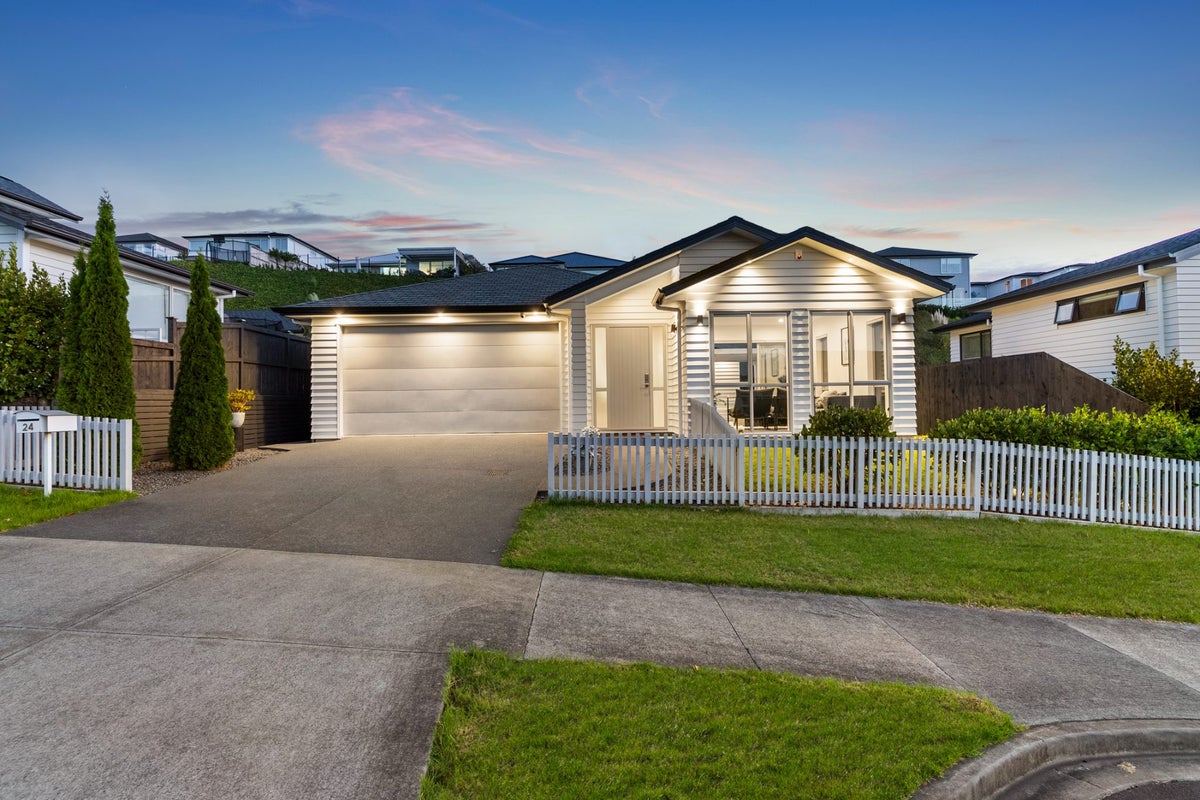 24 Maka Terrace, Orewa, Orewa - Carousel 1