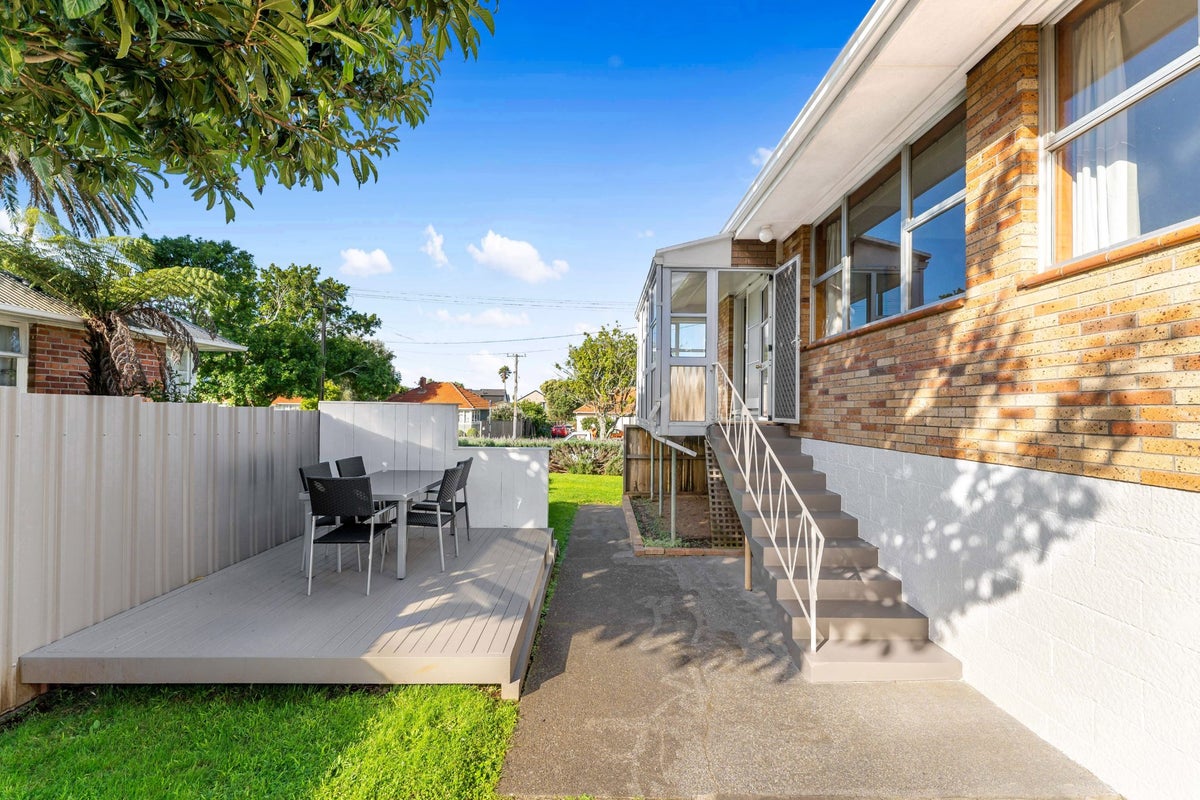 1/99 Tripoli Road, Panmure, Auckland - Carousel 2