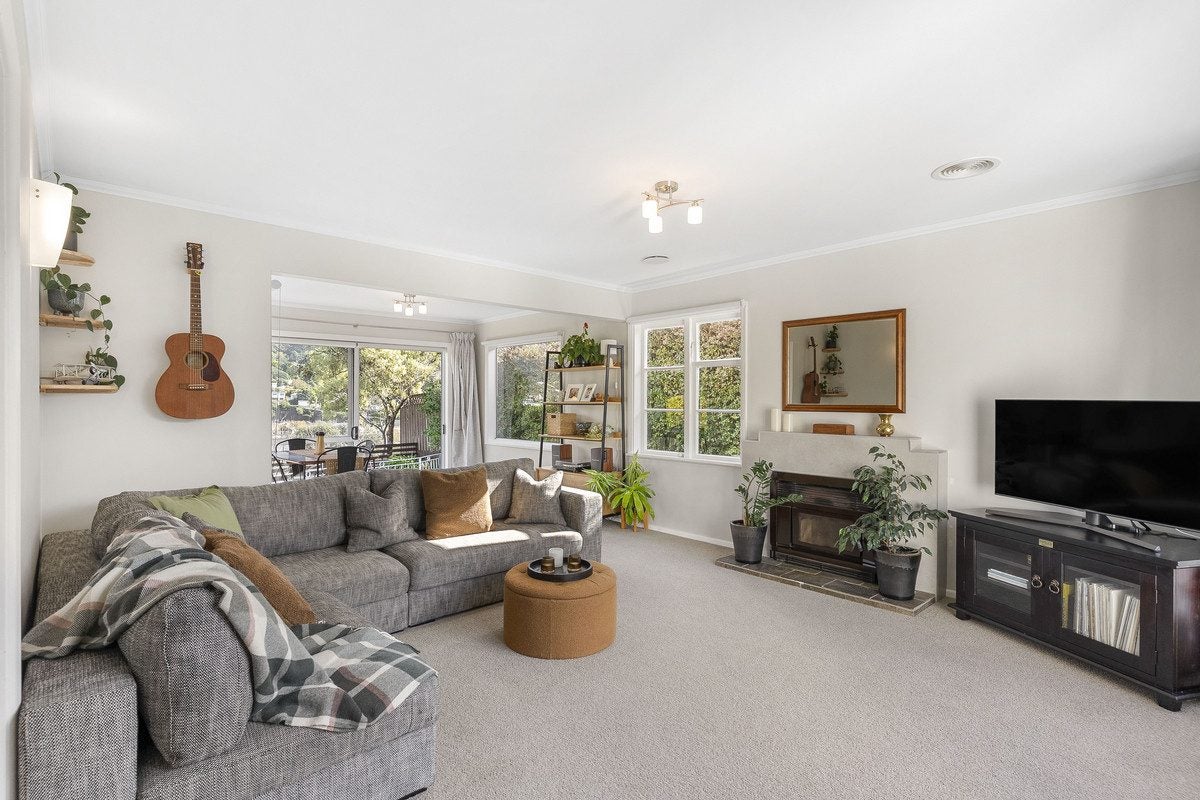 21 Cecil Road, Tawa, Wellington - Carousel 2