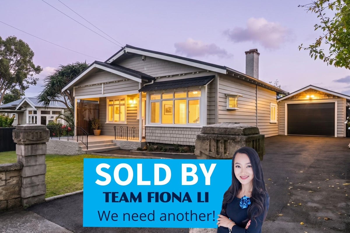 19 Rossgrove Terrace, Mount Albert, Auckland - Carousel 1