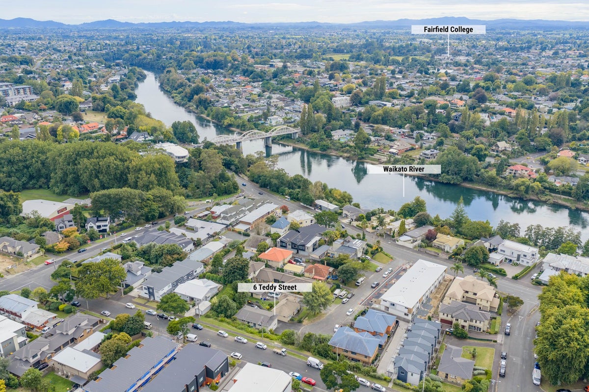6 Teddy Street, Whitiora, Hamilton - Carousel 2
