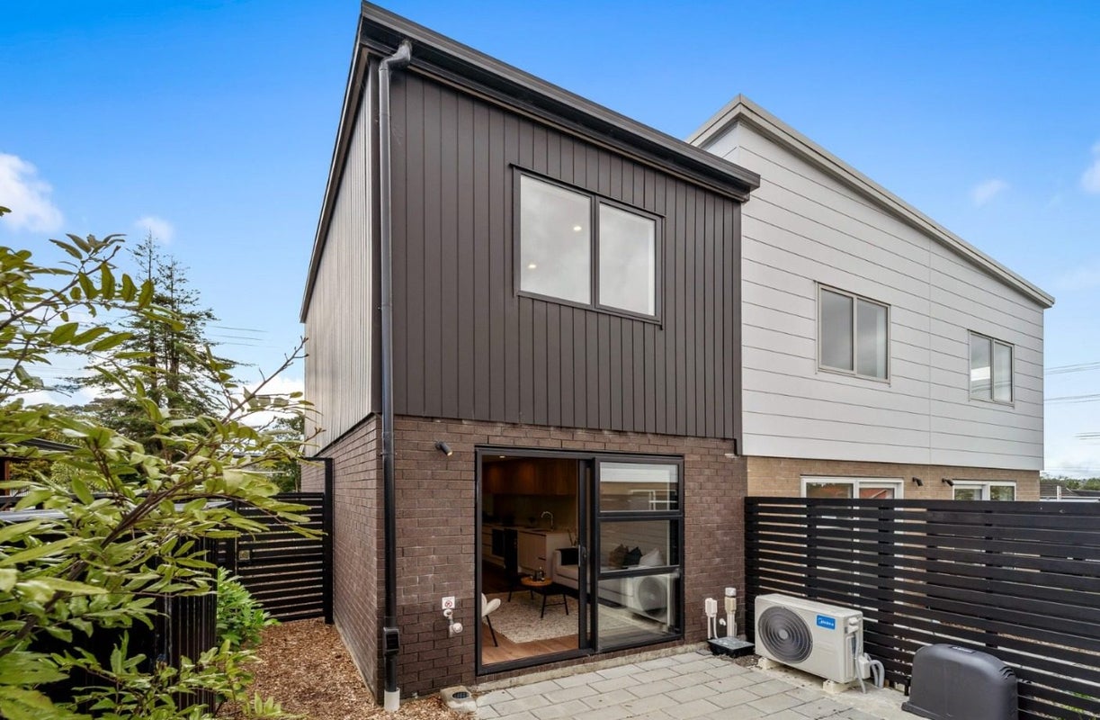 339 Glengarry Road, Glen Eden, Auckland - Carousel 2