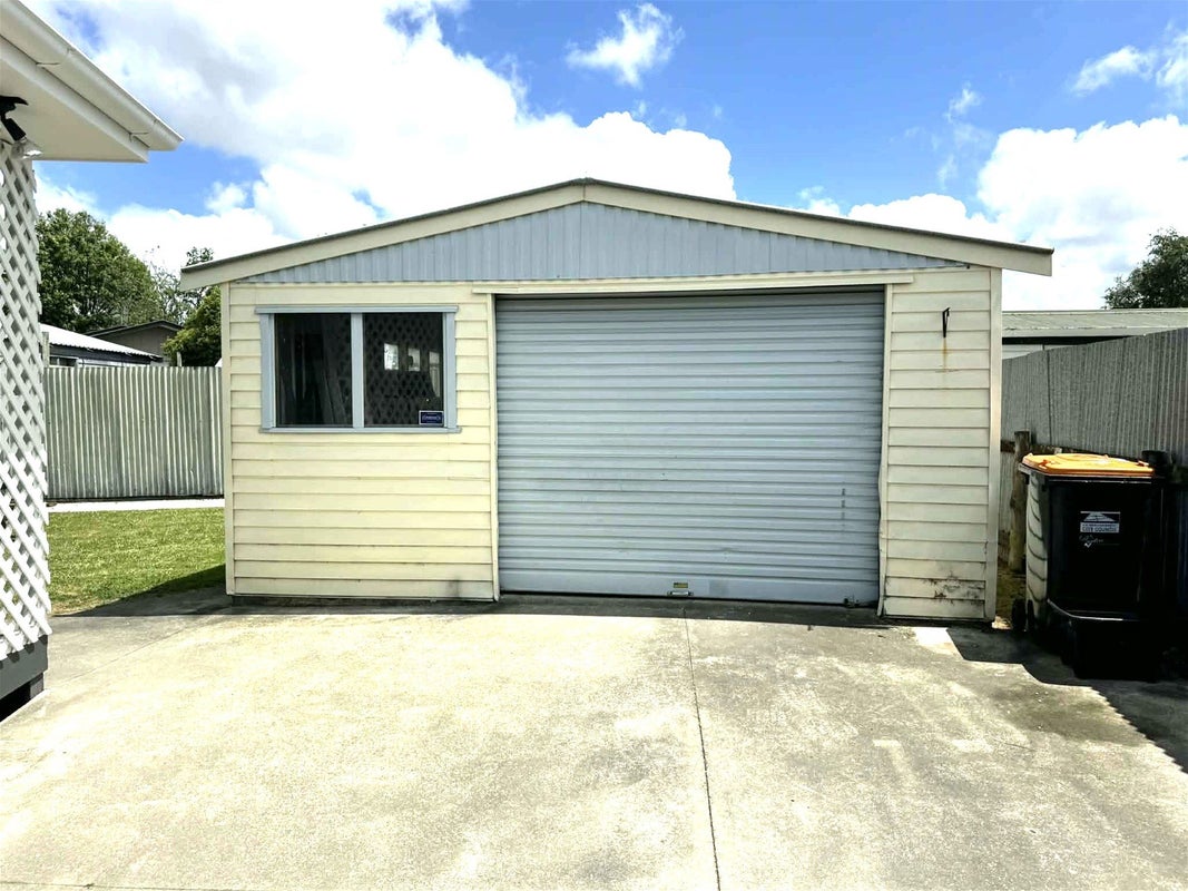 4 Mokau Place, Terrace End, Palmerston North - Carousel 32