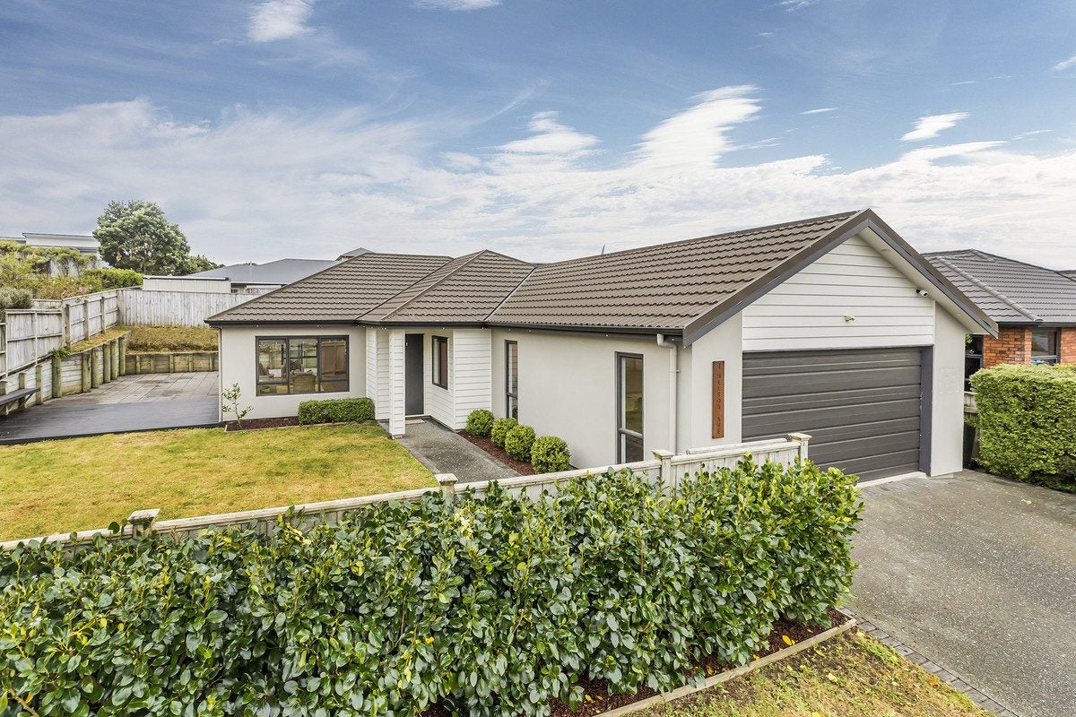 3 Nelson Avenue, Aotea, Porirua - Carousel 1