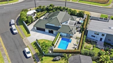 2 Callender Place, Shelly Park, Auckland - Carousel 1