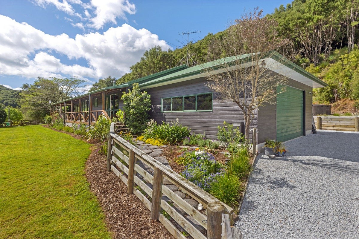 374 Matokitoki Valley Road, Gisborne - Carousel 2