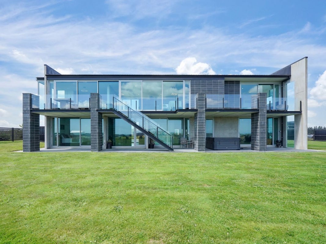 89 Sunrise Drive, Seaward Bush, Invercargill - Carousel 1