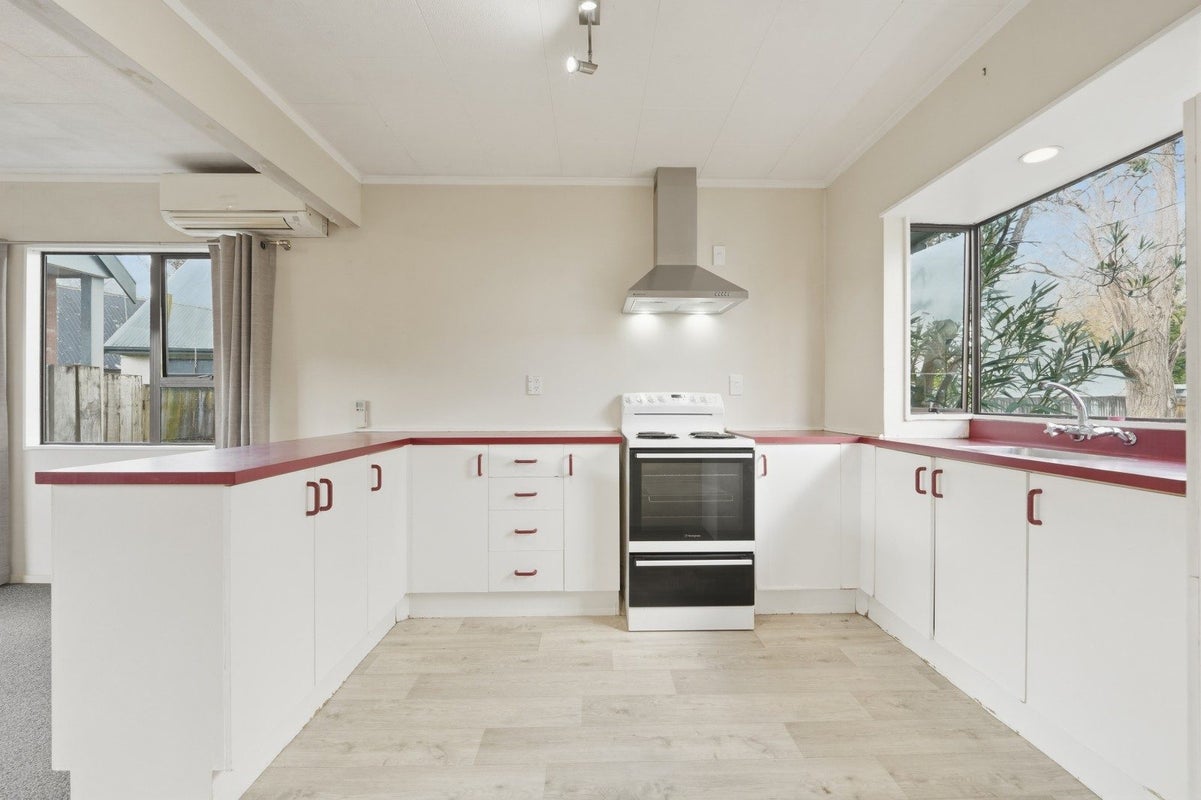 11 Lickfold Lane, Pukete, Hamilton - Carousel 2