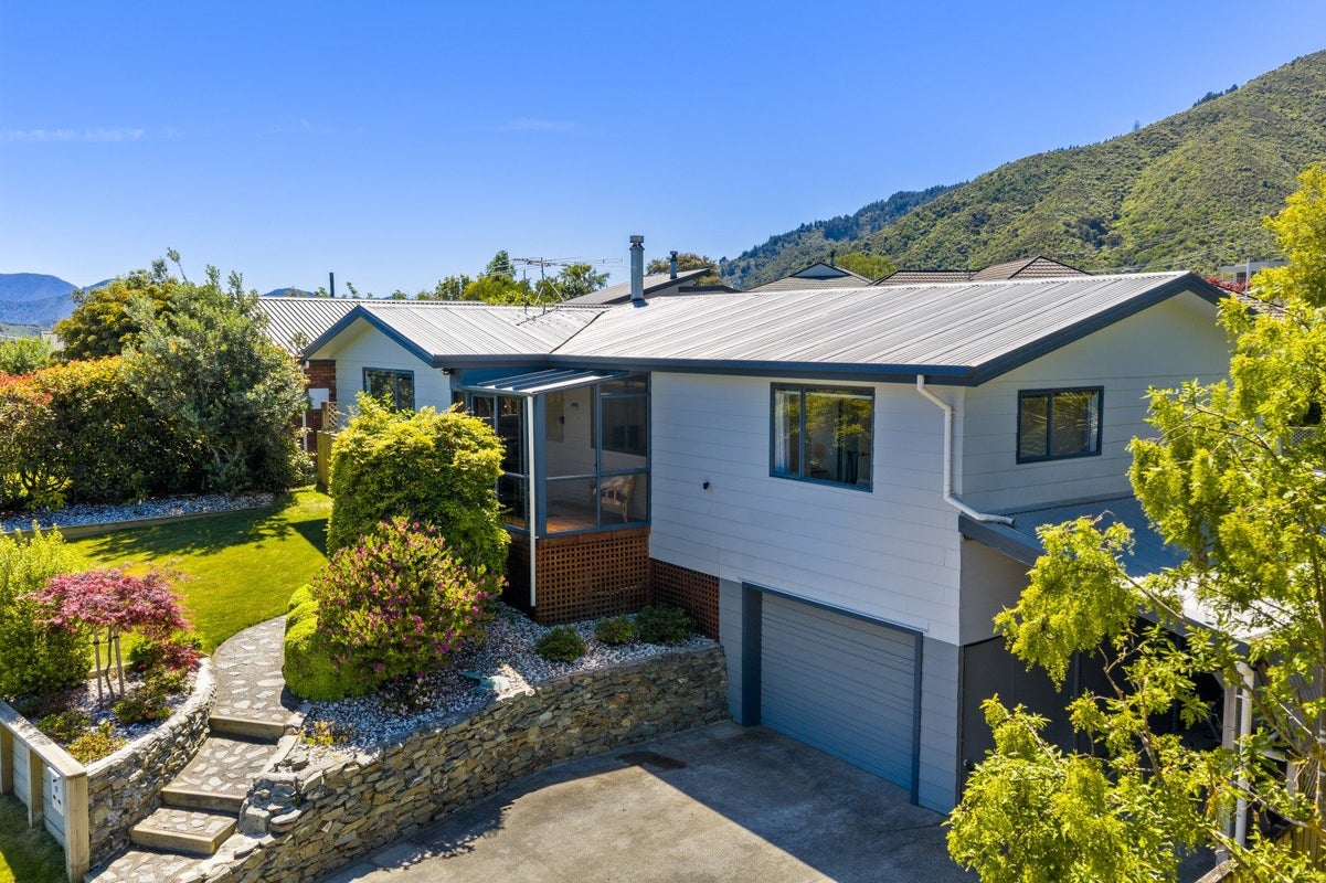 17 Boons Valley Road, Waikawa, Picton - Carousel 25