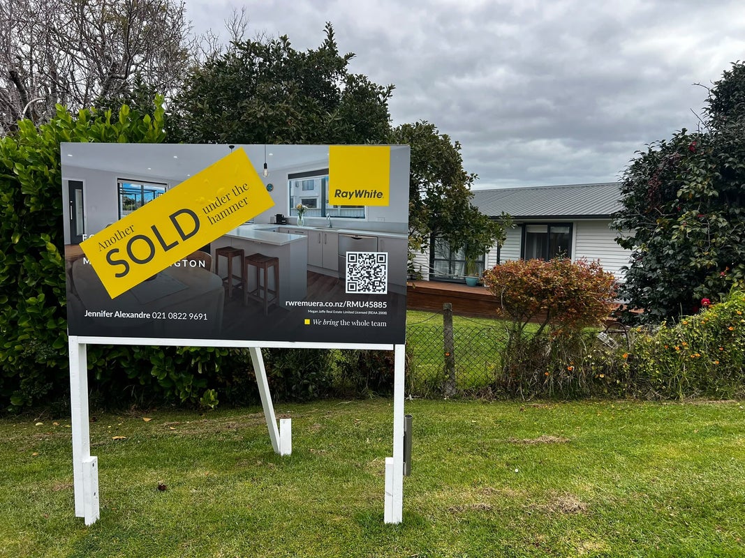 95 Ruawai Road, Mount Wellington, Auckland - Carousel 1