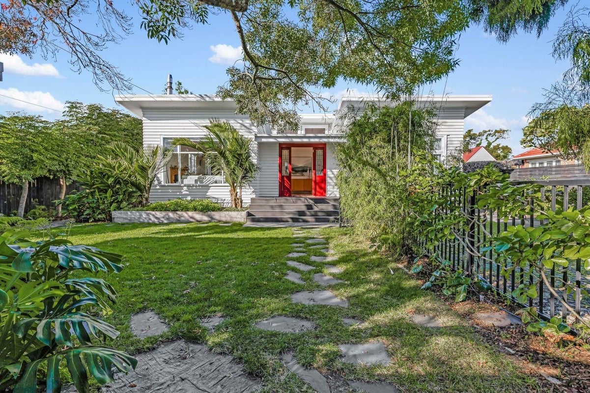 10 Arran Street, Avondale, Auckland - Carousel 1