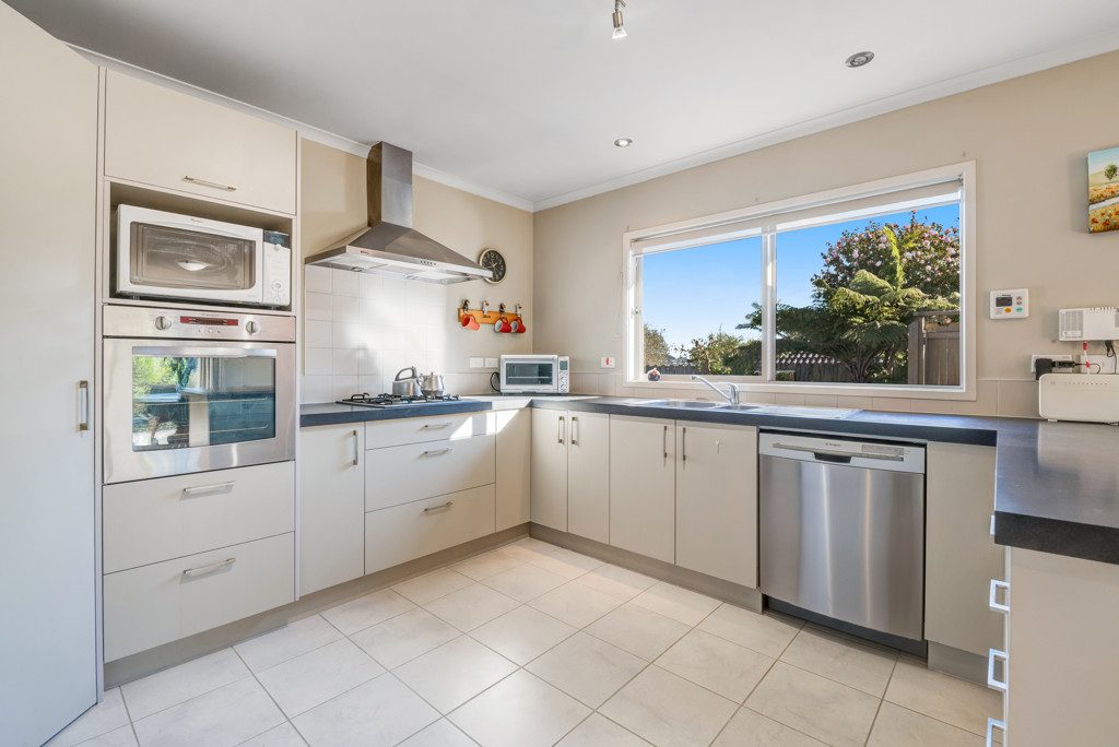44 Seamount Drive, Red Beach, Red Beach - Carousel 2