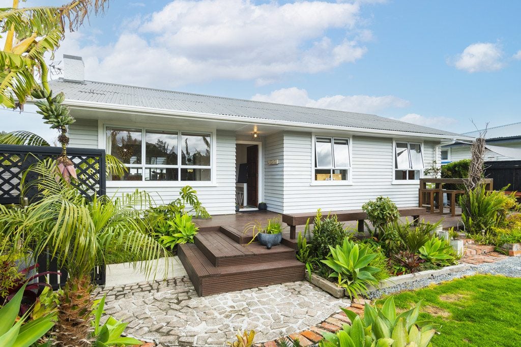 24 Gordon Street, Mangapapa, Gisborne - Carousel 1