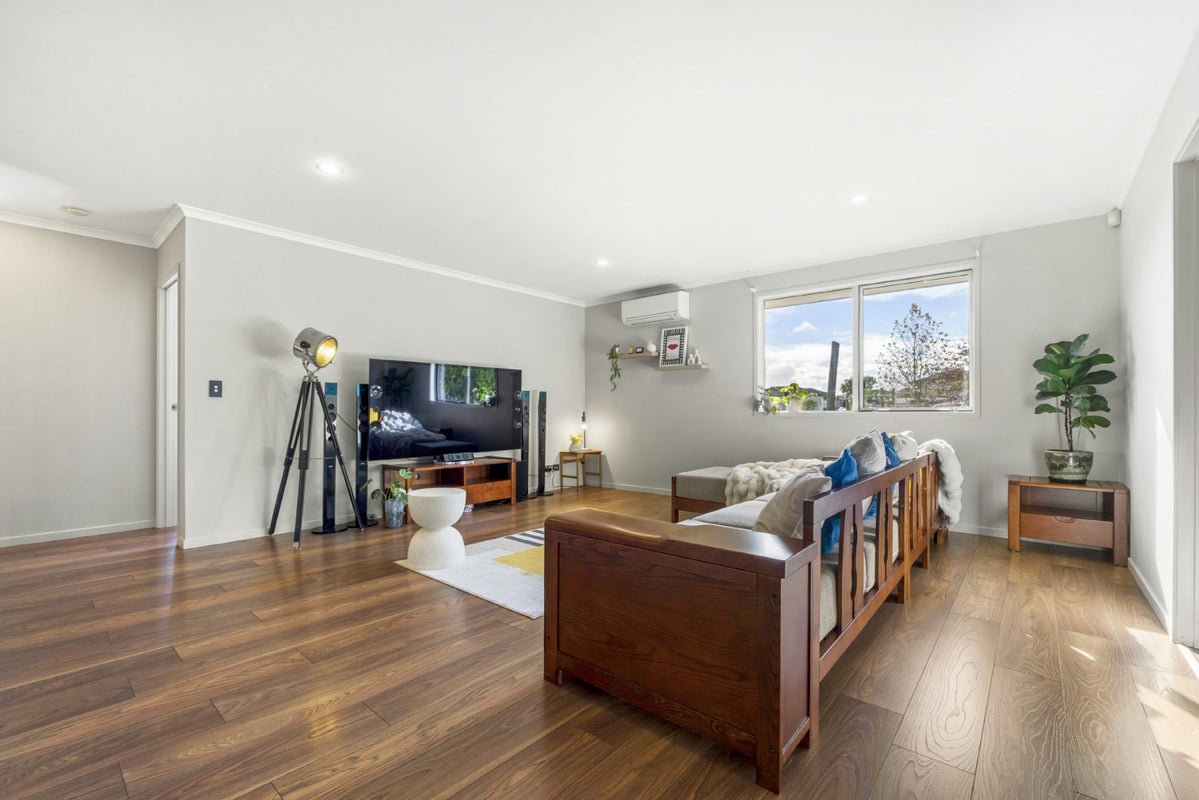 59 Tamahere Drive, Glenfield, Auckland - Carousel 2