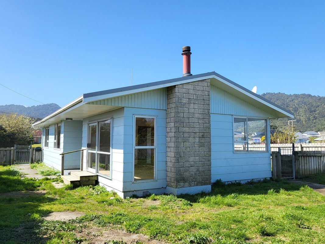 24 Ward Street, Cobden, Greymouth - Carousel 1